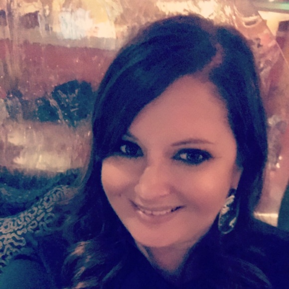 Meet your Posher, Renee - Picture 1 of 1